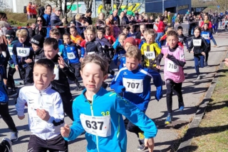 Kinderlauf-beim-33.-Kayher-Kirschblütenlauf-2025