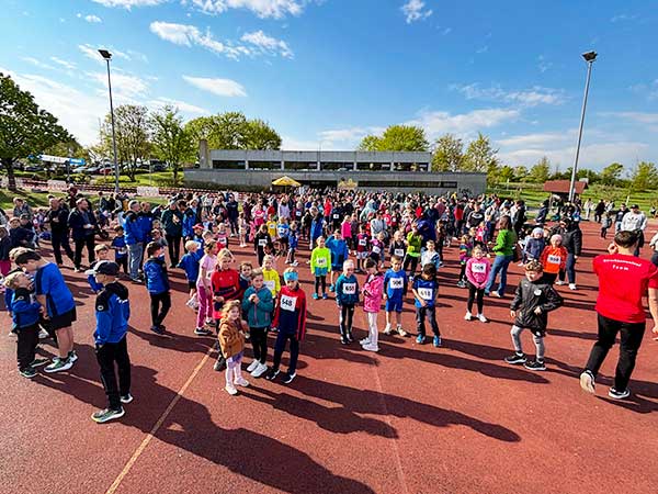 Kurz-vor-dem-Auftakt-zum-34.-Kayher-Kirschblütenlauf-2026